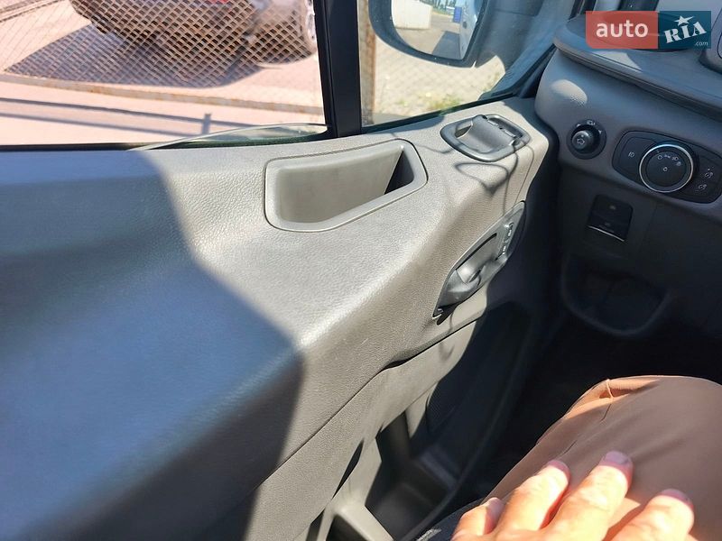 Грузовой фургон Ford E-Transit 2022 в Киеве