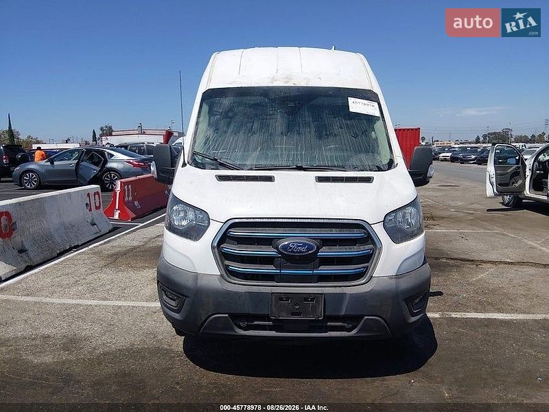 Грузопассажирский фургон Ford E-Transit 2022 в Луцке