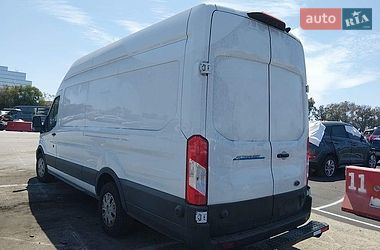 Грузопассажирский фургон Ford E-Transit 2022 в Луцке