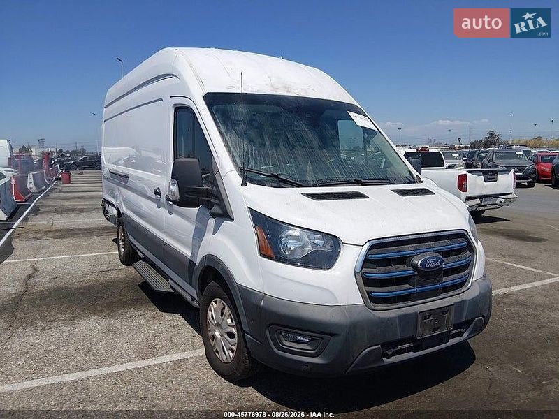 Грузопассажирский фургон Ford E-Transit 2022 в Луцке