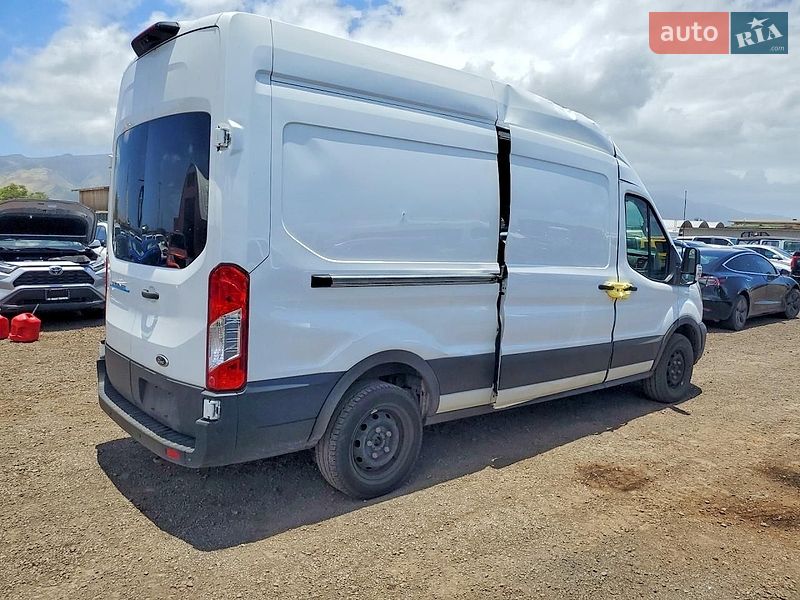 Грузовой фургон Ford E-Transit 2023 в Черновцах