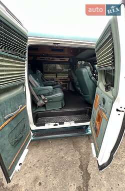 Мінівен Ford Econoline 1992 в 