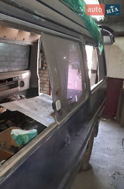 Минивэн Ford Econovan 1987 в 