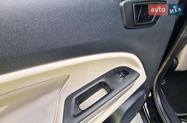 Позашляховик / Кросовер Ford EcoSport 2020 в 