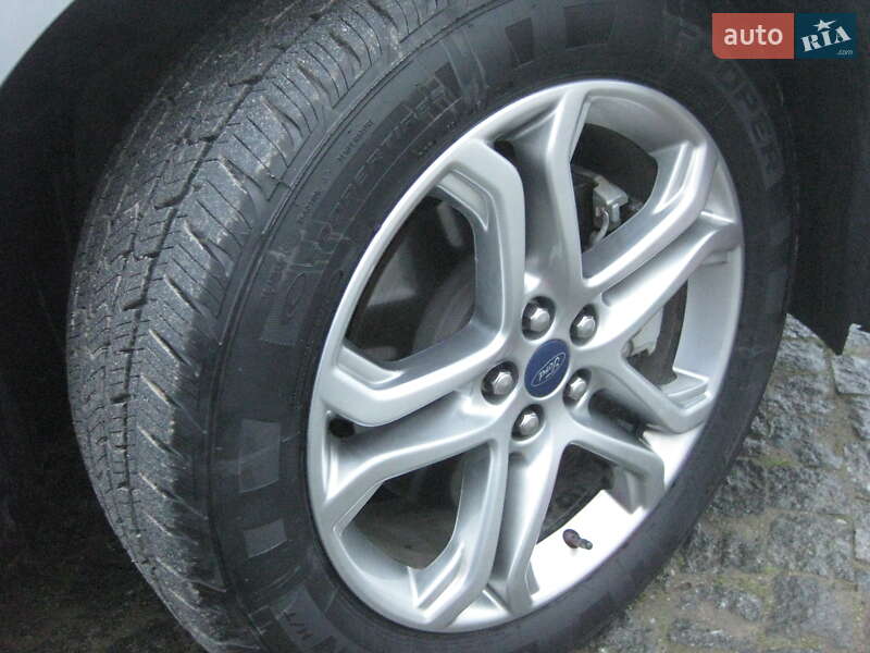 Внедорожник / Кроссовер Ford Edge 2016 в Черновцах