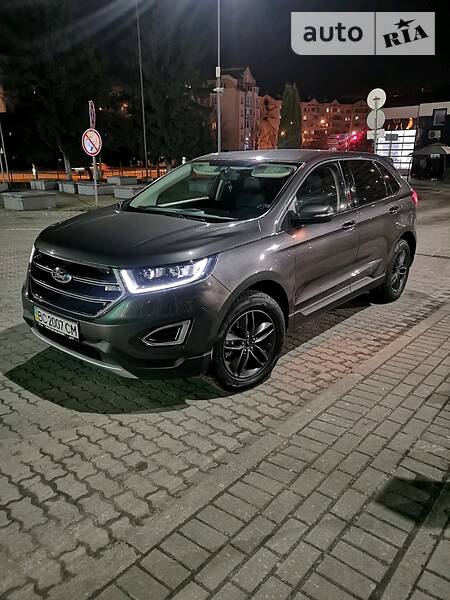 Позашляховик / Кросовер Ford Edge 2015 в 