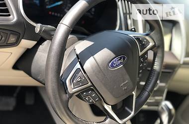 Позашляховик / Кросовер Ford Edge 2016 в 