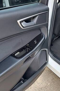 Внедорожник / Кроссовер Ford Edge 2016 в 