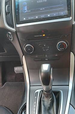 Внедорожник / Кроссовер Ford Edge 2016 в 