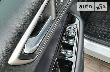 Внедорожник / Кроссовер Ford Edge 2016 в 