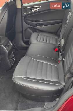 Внедорожник / Кроссовер Ford Edge 2015 в 