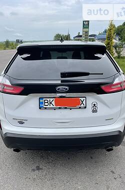 Внедорожник / Кроссовер Ford Edge 2018 в 