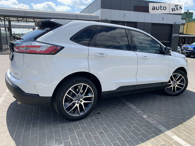 Внедорожник / Кроссовер Ford Edge 2018 в 