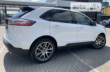 Внедорожник / Кроссовер Ford Edge 2018 в 