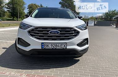 Внедорожник / Кроссовер Ford Edge 2018 в 