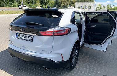 Внедорожник / Кроссовер Ford Edge 2018 в 