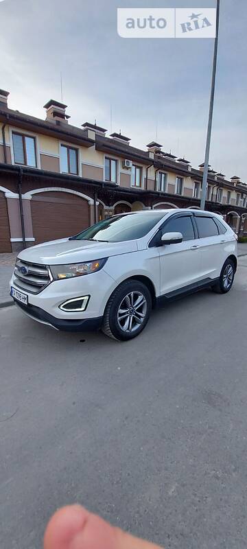Внедорожник / Кроссовер Ford Edge 2015 в 