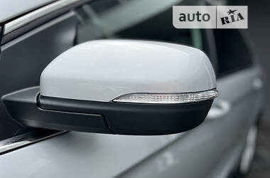 Позашляховик / Кросовер Ford Edge 2017 в 