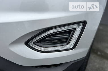 Позашляховик / Кросовер Ford Edge 2017 в 