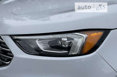 Позашляховик / Кросовер Ford Edge 2020 в 