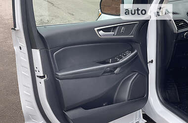 Позашляховик / Кросовер Ford Edge 2020 в 