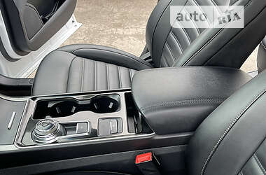 Позашляховик / Кросовер Ford Edge 2020 в 