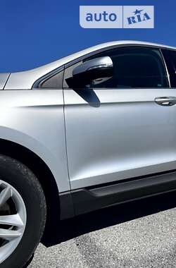 Внедорожник / Кроссовер Ford Edge 2016 в 