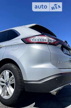 Внедорожник / Кроссовер Ford Edge 2016 в 