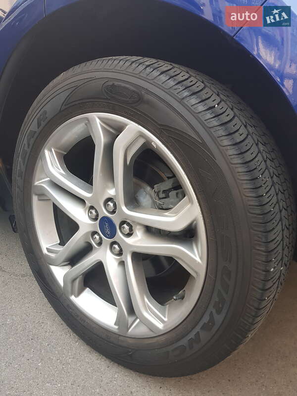 Позашляховик / Кросовер Ford Edge 2015 в Миронівці
