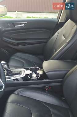 Внедорожник / Кроссовер Ford Edge 2016 в 