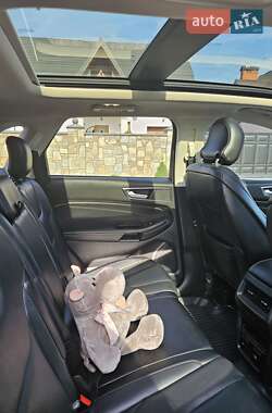 Внедорожник / Кроссовер Ford Edge 2017 в 