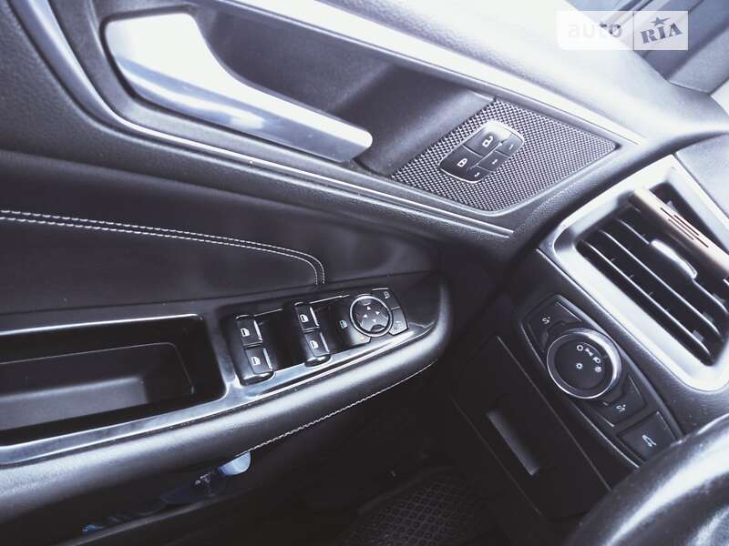 Позашляховик / Кросовер Ford Edge 2015 в Луцьку