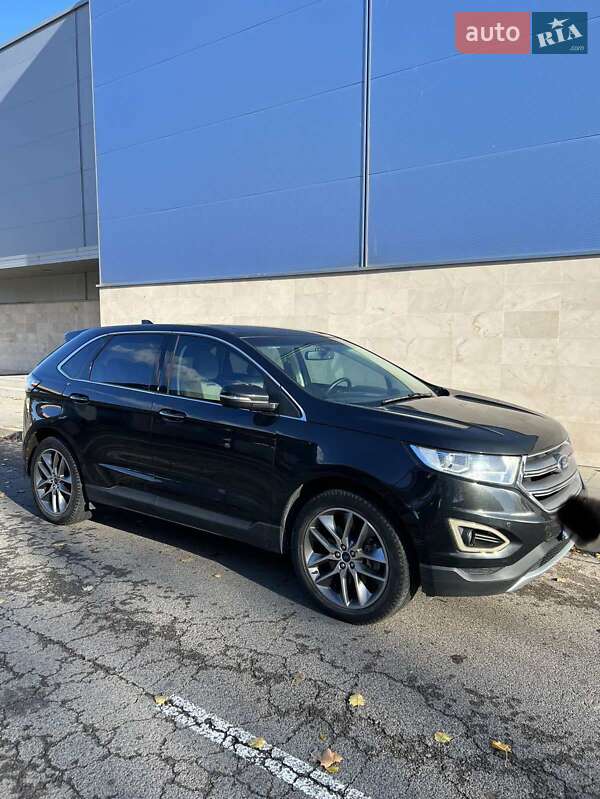 Позашляховик / Кросовер Ford Edge 2015 в 