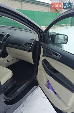 Внедорожник / Кроссовер Ford Edge 2019 в 