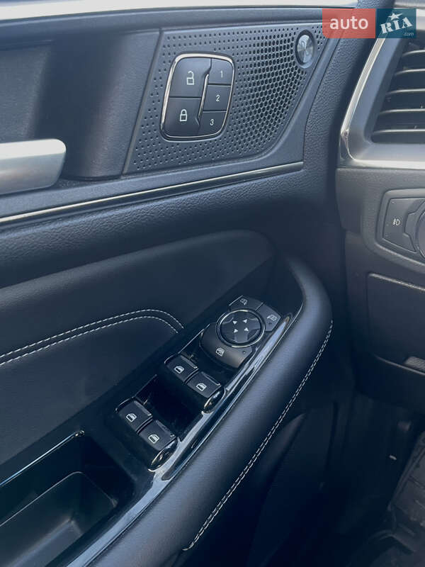 Позашляховик / Кросовер Ford Edge 2018 в Києві
