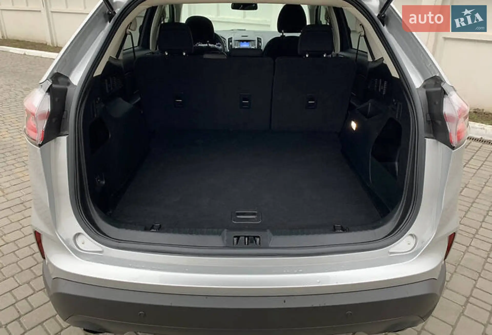 Ford Edge 2018 VIN 2FMPK3G93KBB20256 фото оголошення 27 з 30