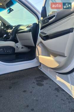 Внедорожник / Кроссовер Ford Edge 2017 в 