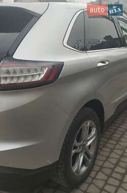 Внедорожник / Кроссовер Ford Edge 2016 в 