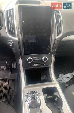 Внедорожник / Кроссовер Ford Edge 2023 в 