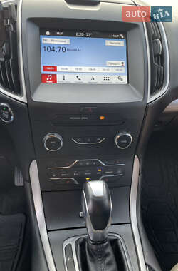 Внедорожник / Кроссовер Ford Edge 2016 в 