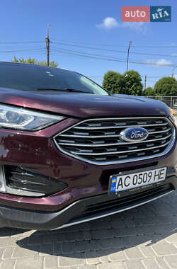 Позашляховик / Кросовер Ford Edge 2019 в 