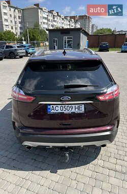Позашляховик / Кросовер Ford Edge 2019 в 