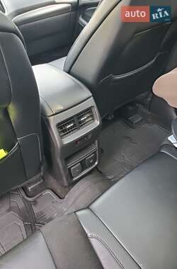 Внедорожник / Кроссовер Ford Edge 2015 в 