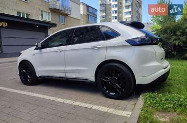 Позашляховик / Кросовер Ford Edge 2016 в 
