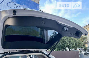Внедорожник / Кроссовер Ford Edge 2015 в 