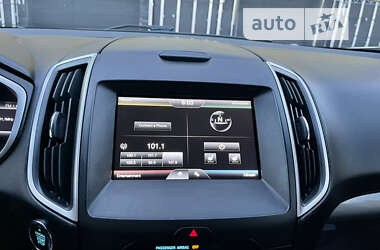 Внедорожник / Кроссовер Ford Edge 2015 в 