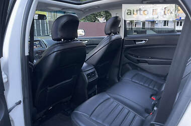 Внедорожник / Кроссовер Ford Edge 2015 в 