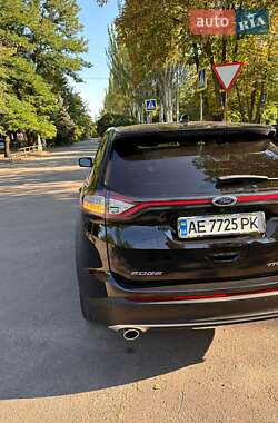 Внедорожник / Кроссовер Ford Edge 2016 в 