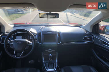 Внедорожник / Кроссовер Ford Edge 2017 в 