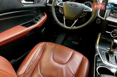 Внедорожник / Кроссовер Ford Edge 2016 в 